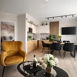 Jasny Brzeg & Bed and Breakfast Władysławowo
